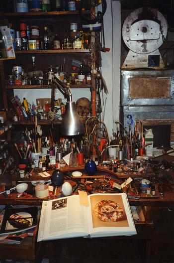 Рабочий стол  в петербургской мастерской. 2000 г.